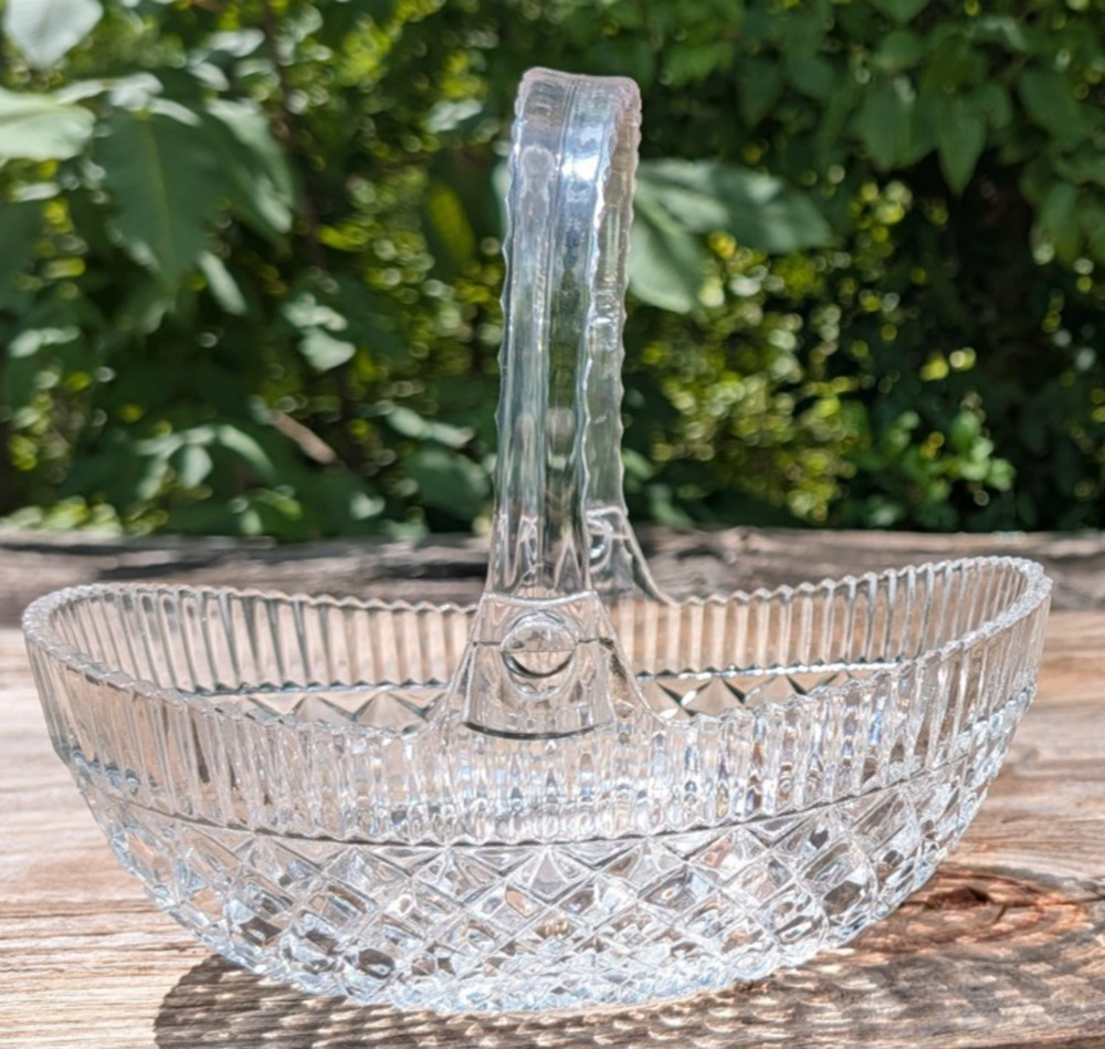 Mikasa Lead Crystal Basket 9" x 6 3/4" Diamond Pattern Acrylic Handle